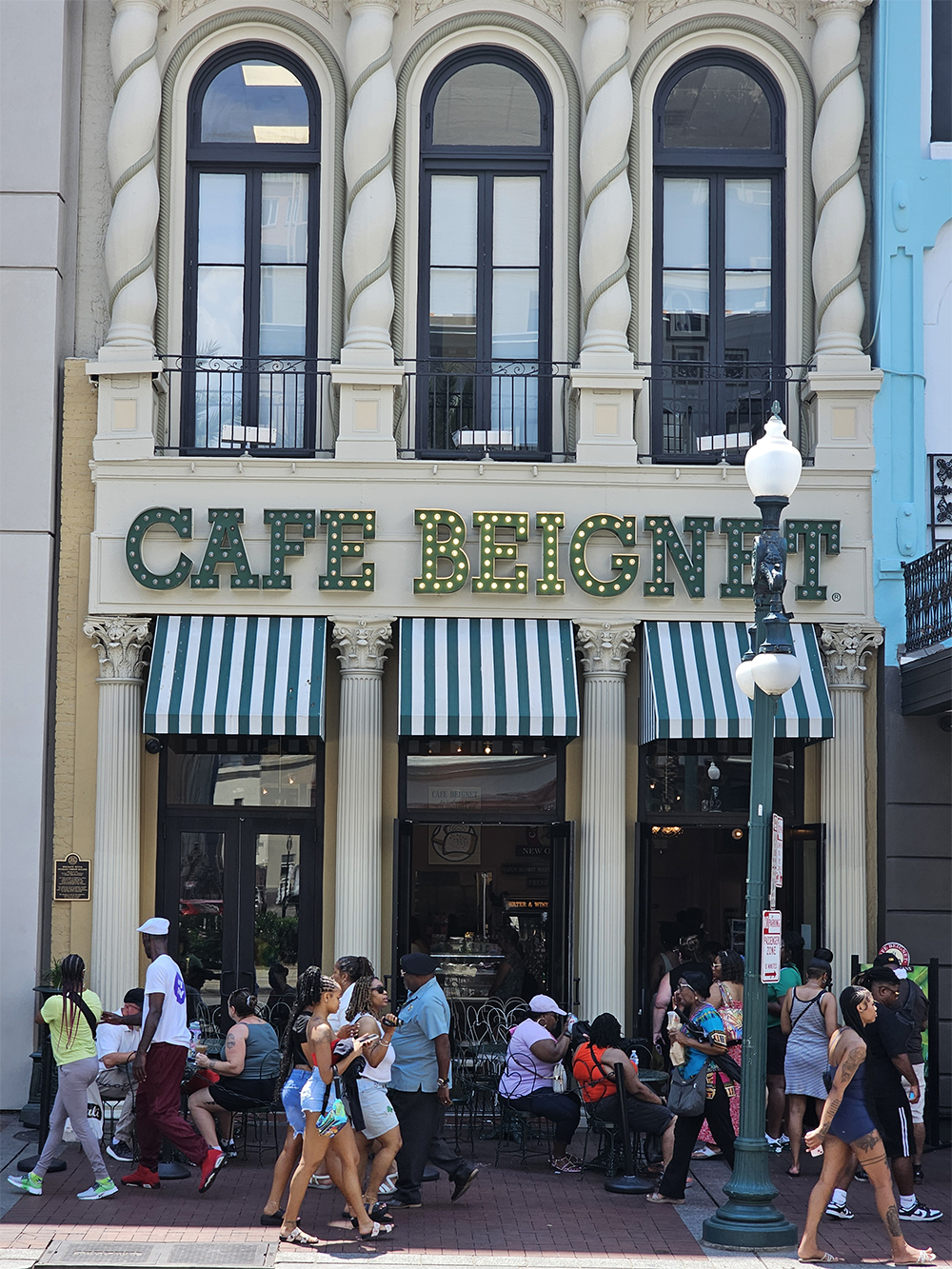 現代のニューオーリンズの街路